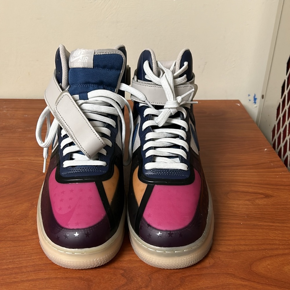 Size 9 1/2 - Picture 4 of 6